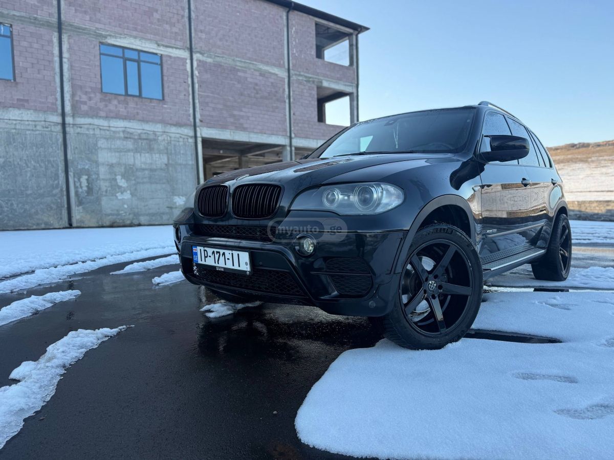 BMW X5 2011 — photo 2