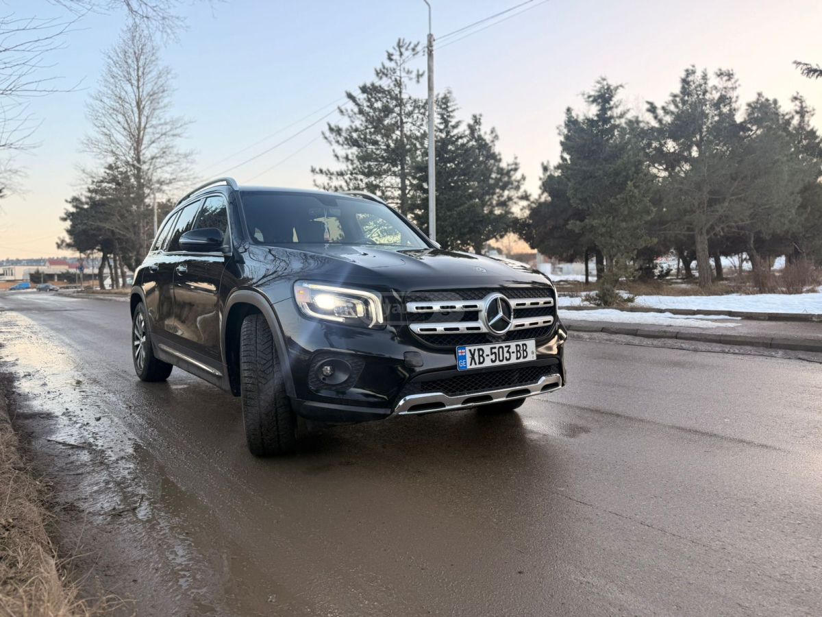 Mercedes-Benz GLB 250 2020 — photo 2