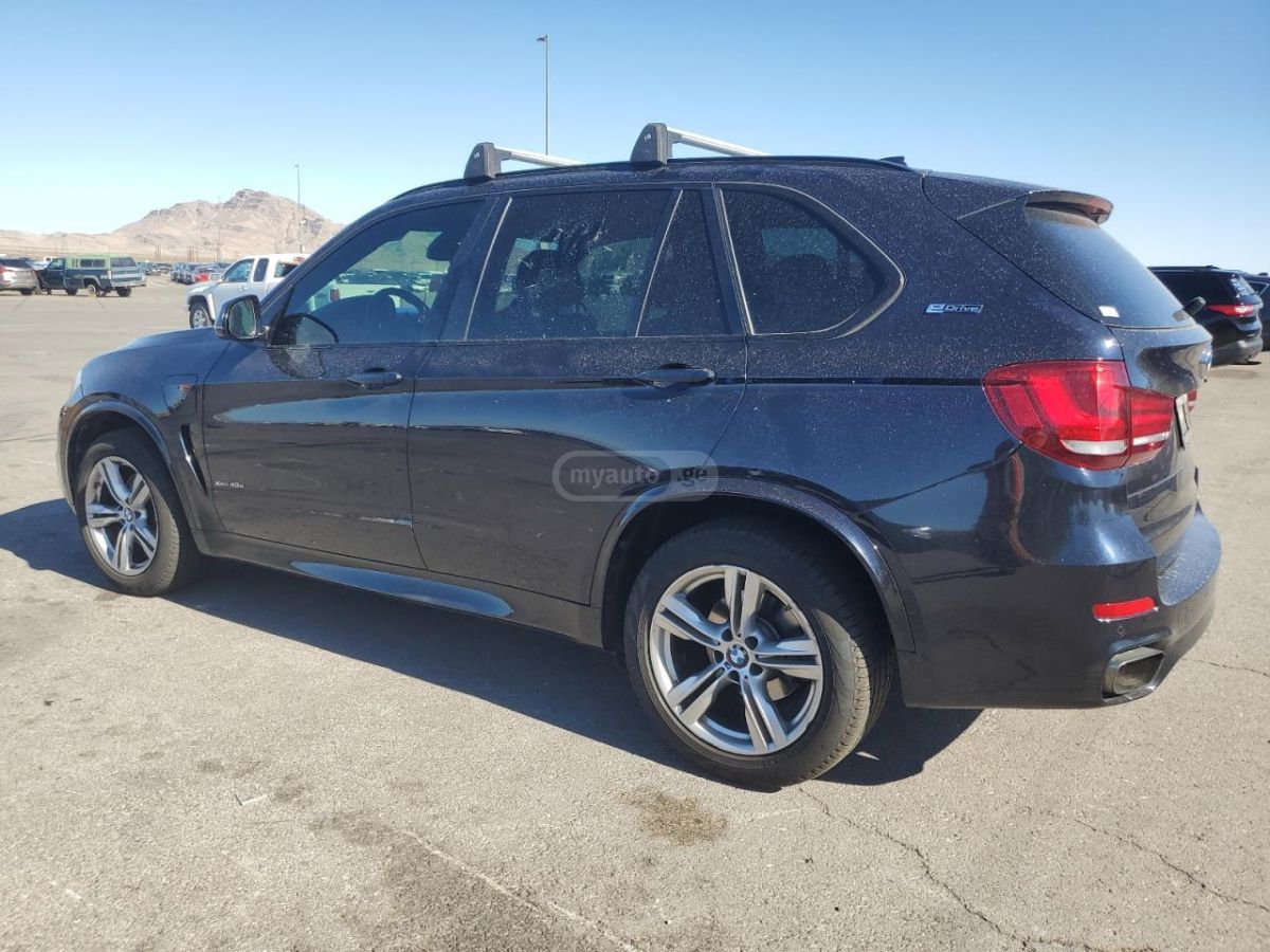 BMW X5 2018 — photo 2