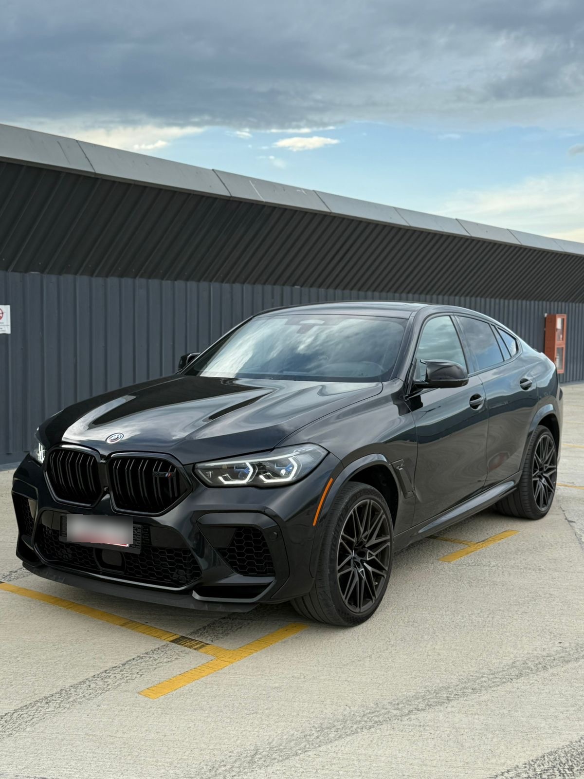 BMW X6 M 2022 — photo 2