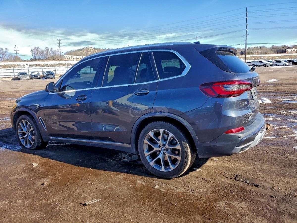 BMW X5 2021 — photo 2