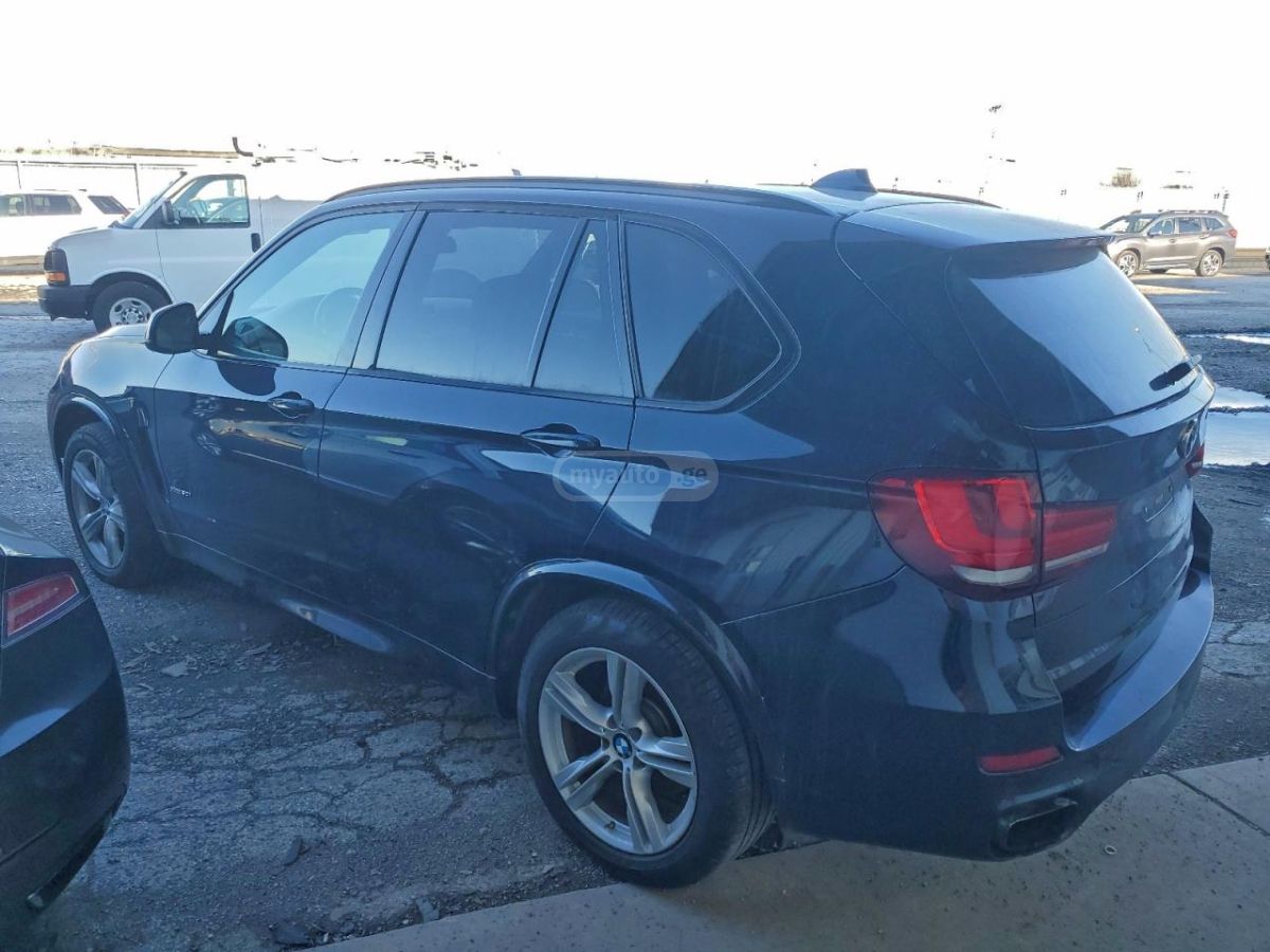 BMW X5 2016 — photo 2