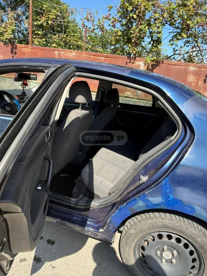 Volkswagen Jetta 2007 — photo 2