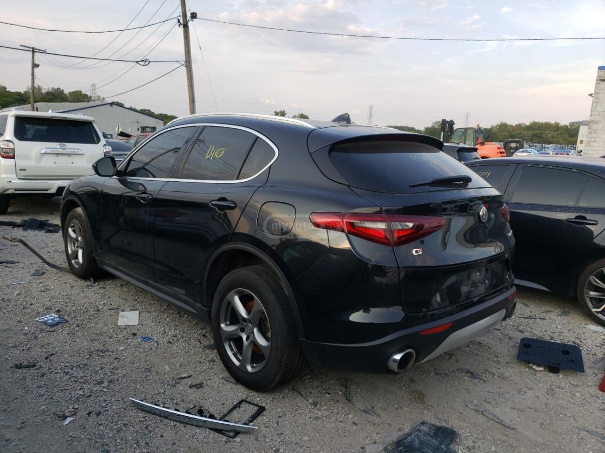 Alfa Romeo Stelvio 2021 — photo 2
