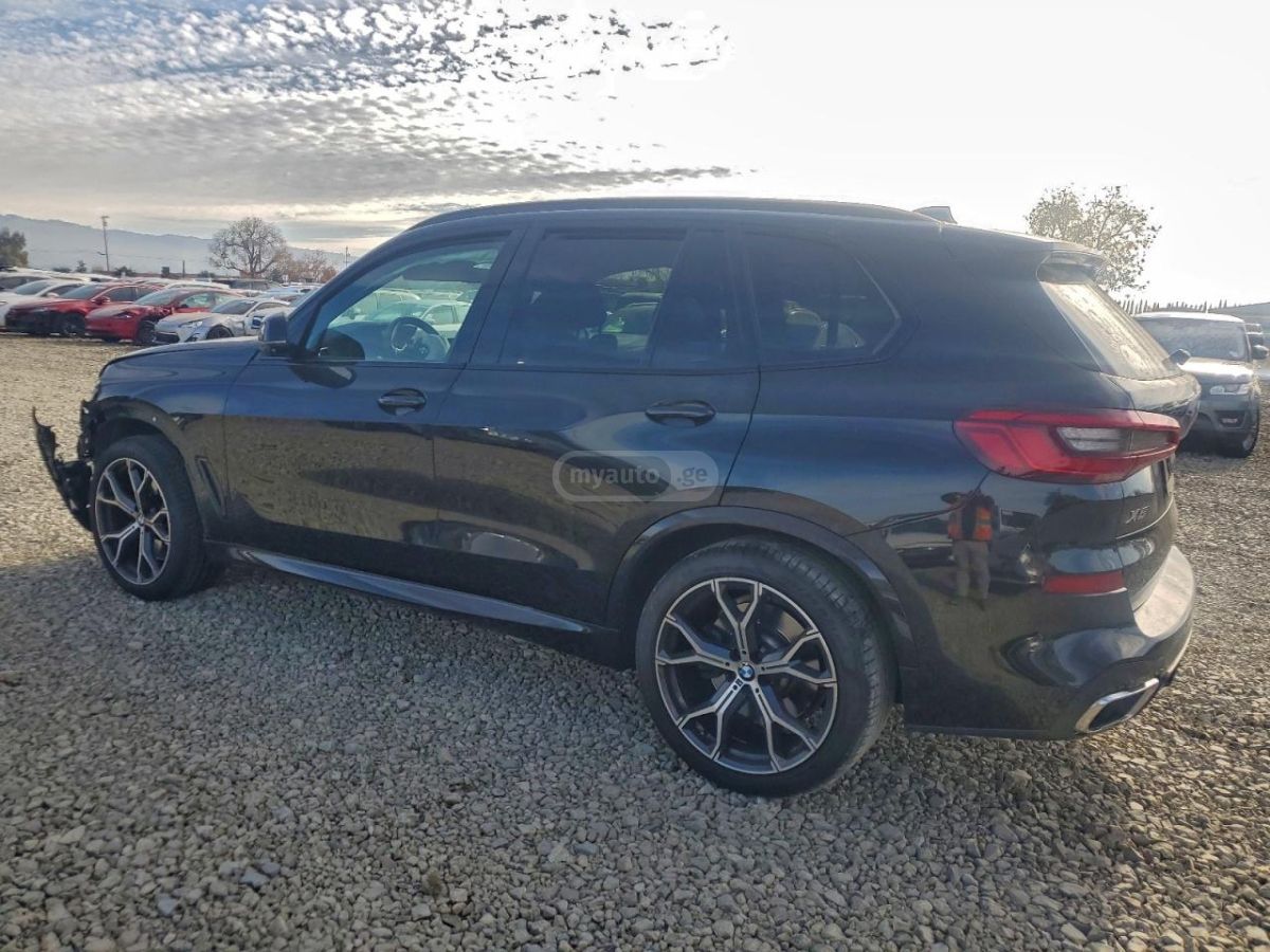 BMW X5 2019 — photo 2