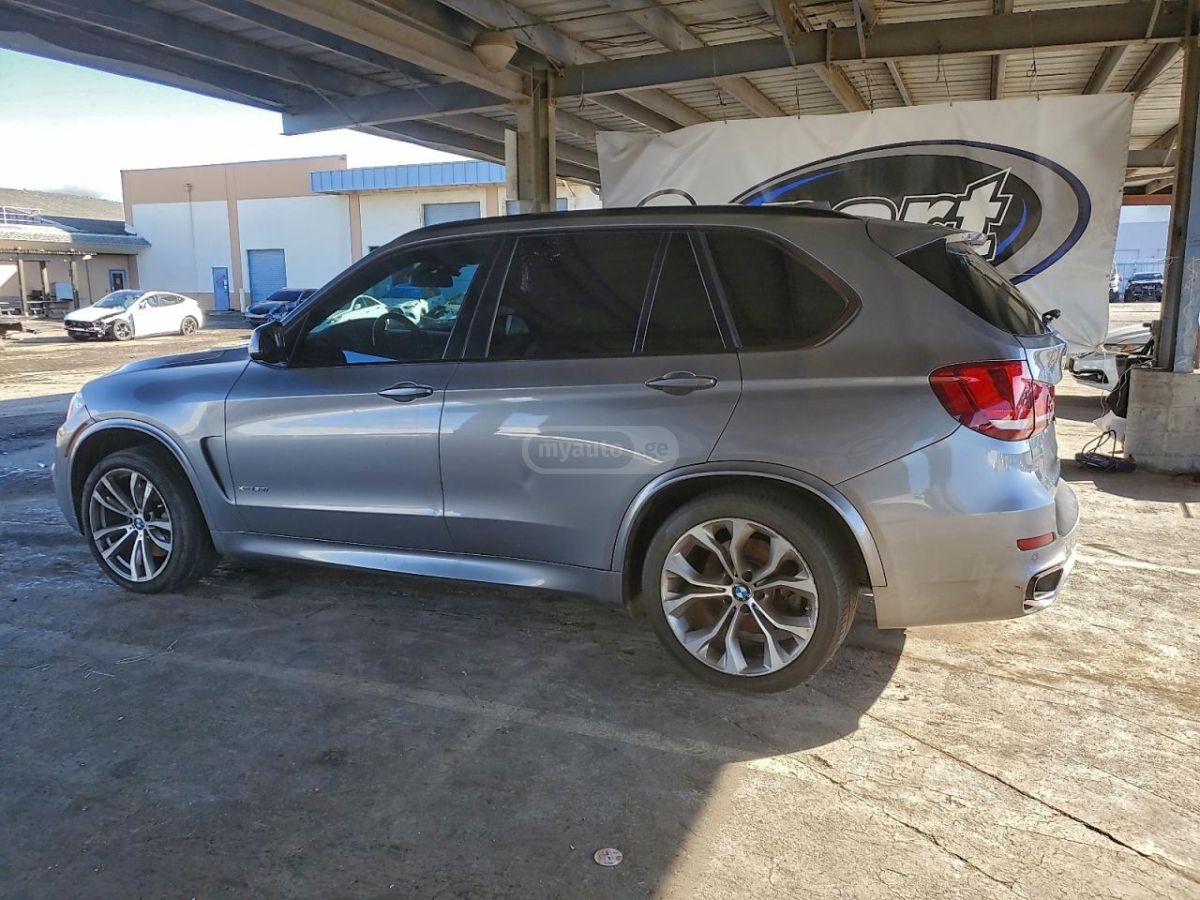 BMW X5 2016 — photo 2