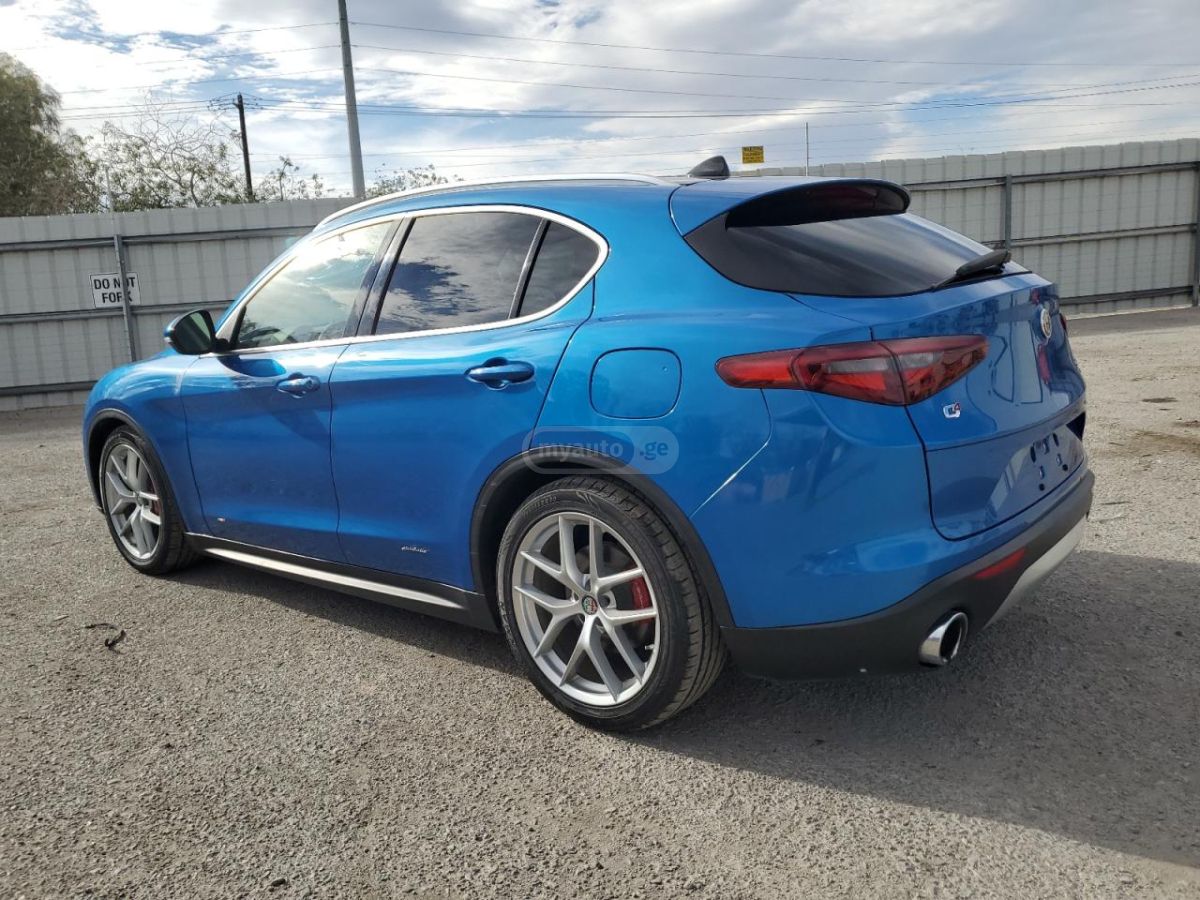 Alfa Romeo Stelvio 2019 — photo 2