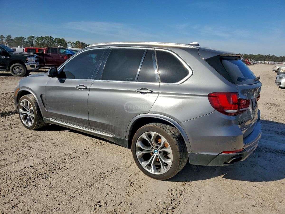 BMW X5 2016 — photo 2