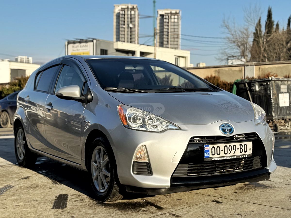 Toyota Prius C