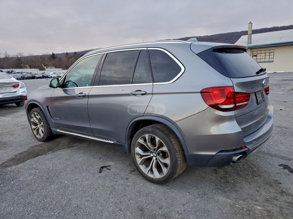 BMW X5 2015 — photo 2