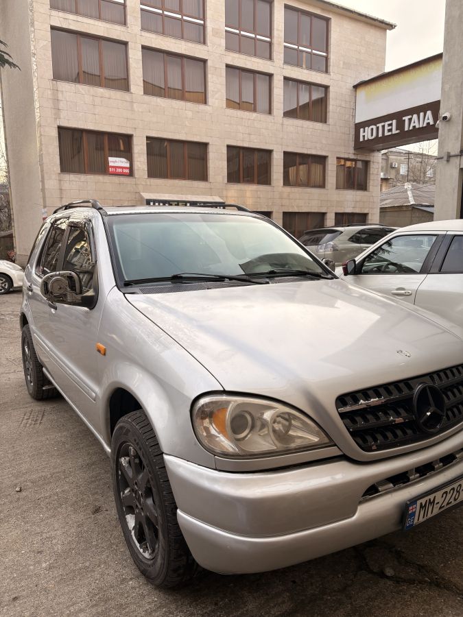 Mercedes-Benz ML 500 2000 — photo 2