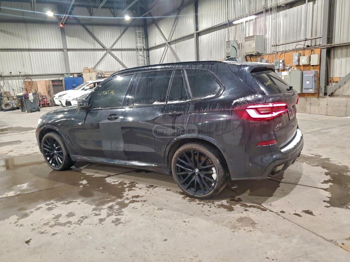 BMW X5 2021 — photo 2