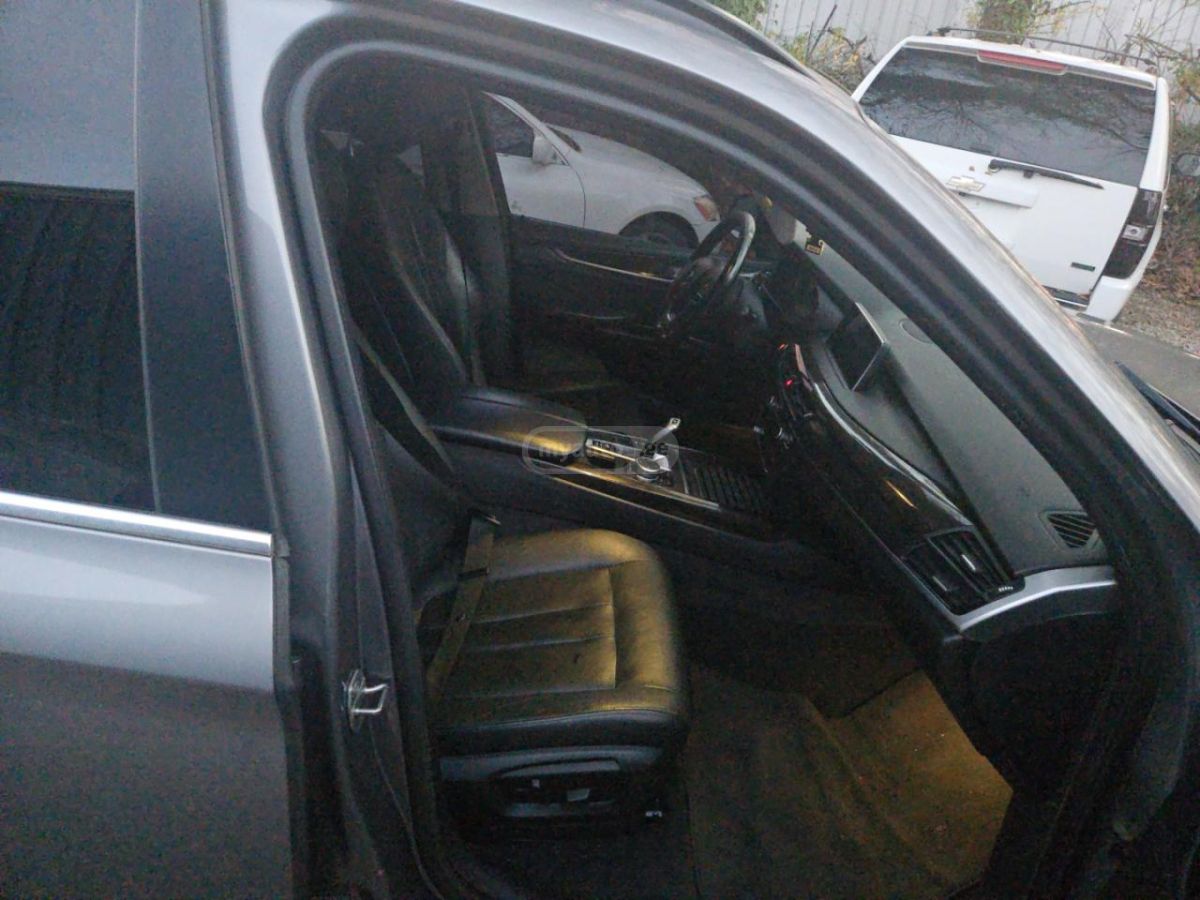 BMW X5 2016 — photo 2