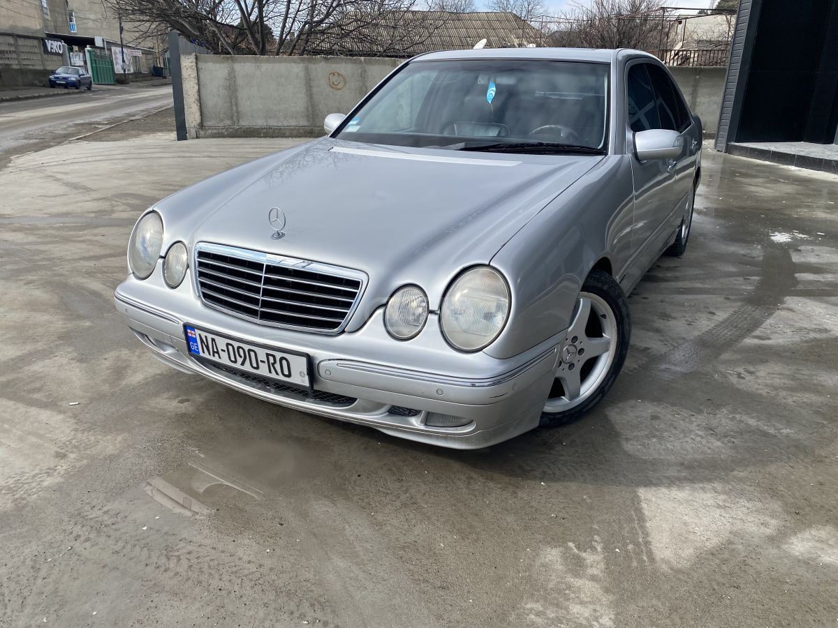 Mercedes-Benz E 210 1999 — photo 2