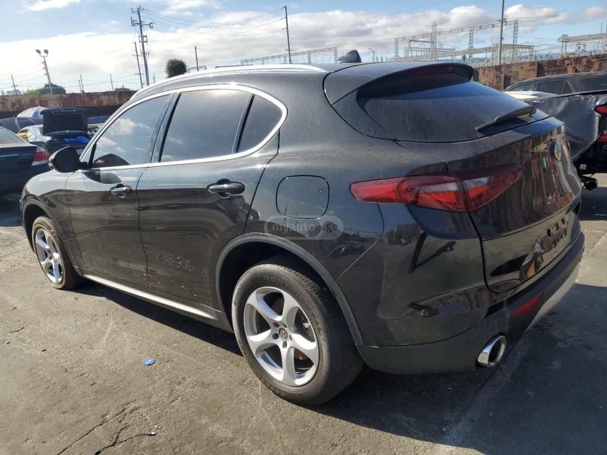 Alfa Romeo Stelvio 2020 — photo 2