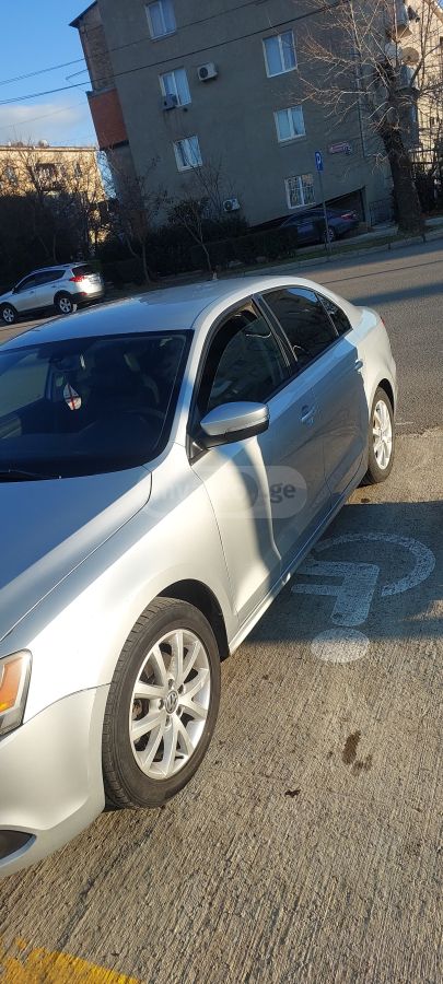 Volkswagen Jetta 2012 — photo 2