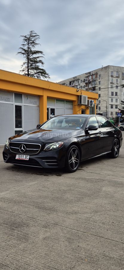 Mercedes-Benz E53 AMG