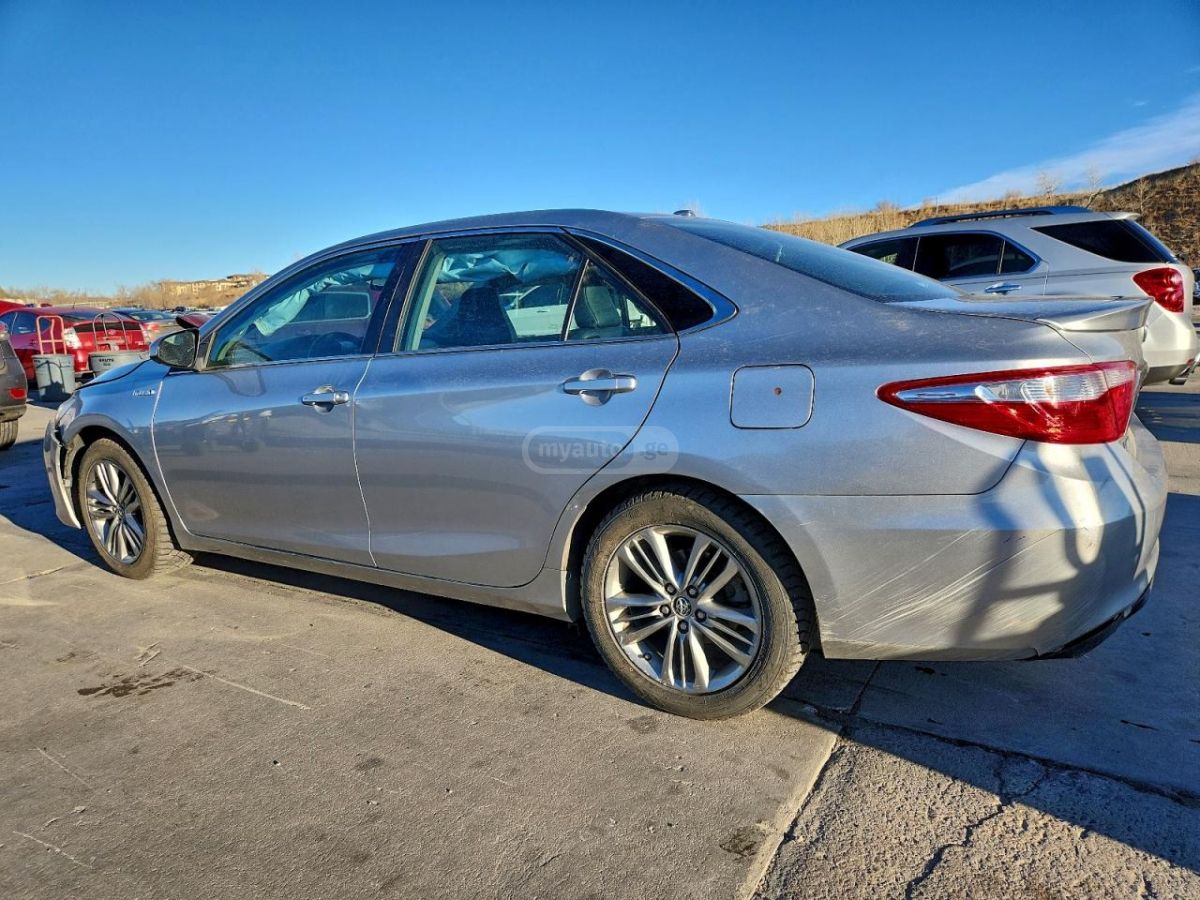 Toyota Camry 2015 — photo 2