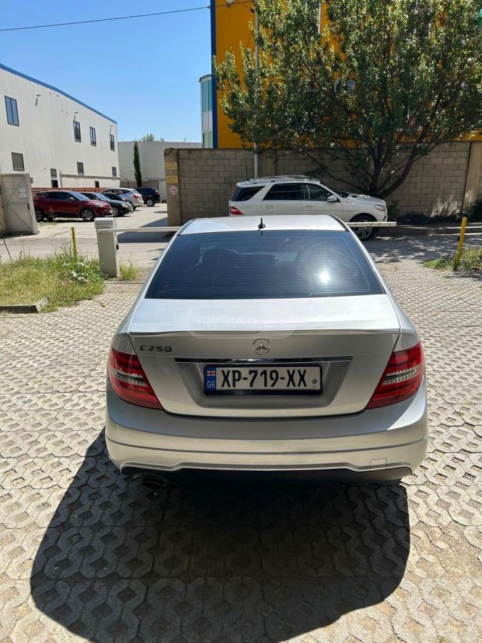 Mercedes-Benz C 250 2014 — photo 2