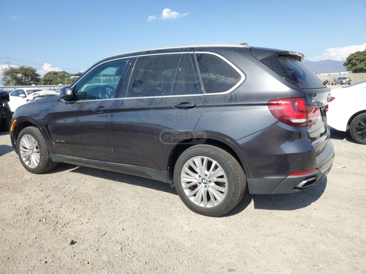 BMW X5 2016 — photo 2