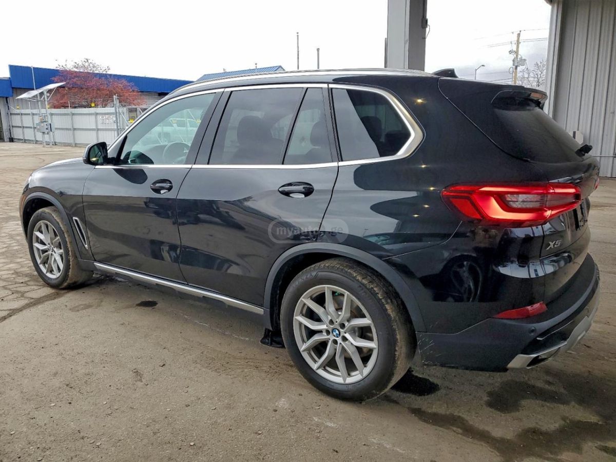 BMW X5 2019 — photo 2