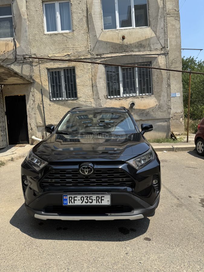 Toyota RAV4 2020 — photo 2