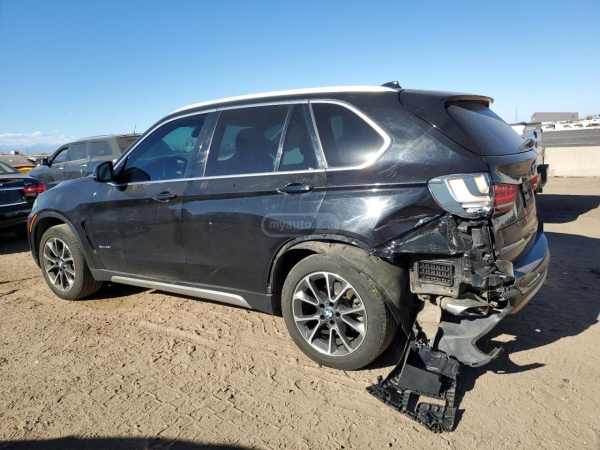 BMW X5 2018 — photo 2