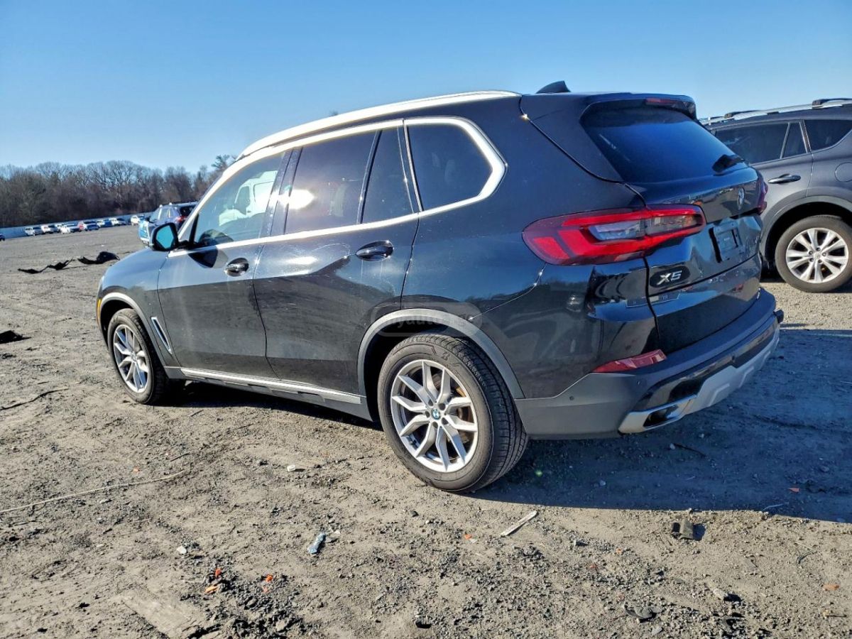 BMW X5 2021 — photo 2