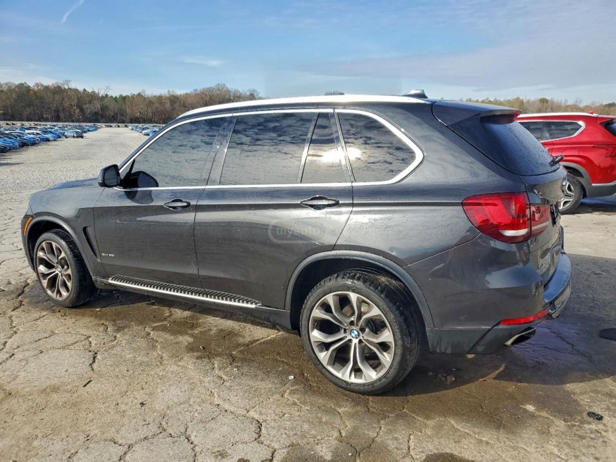 BMW X5 2018 — photo 2