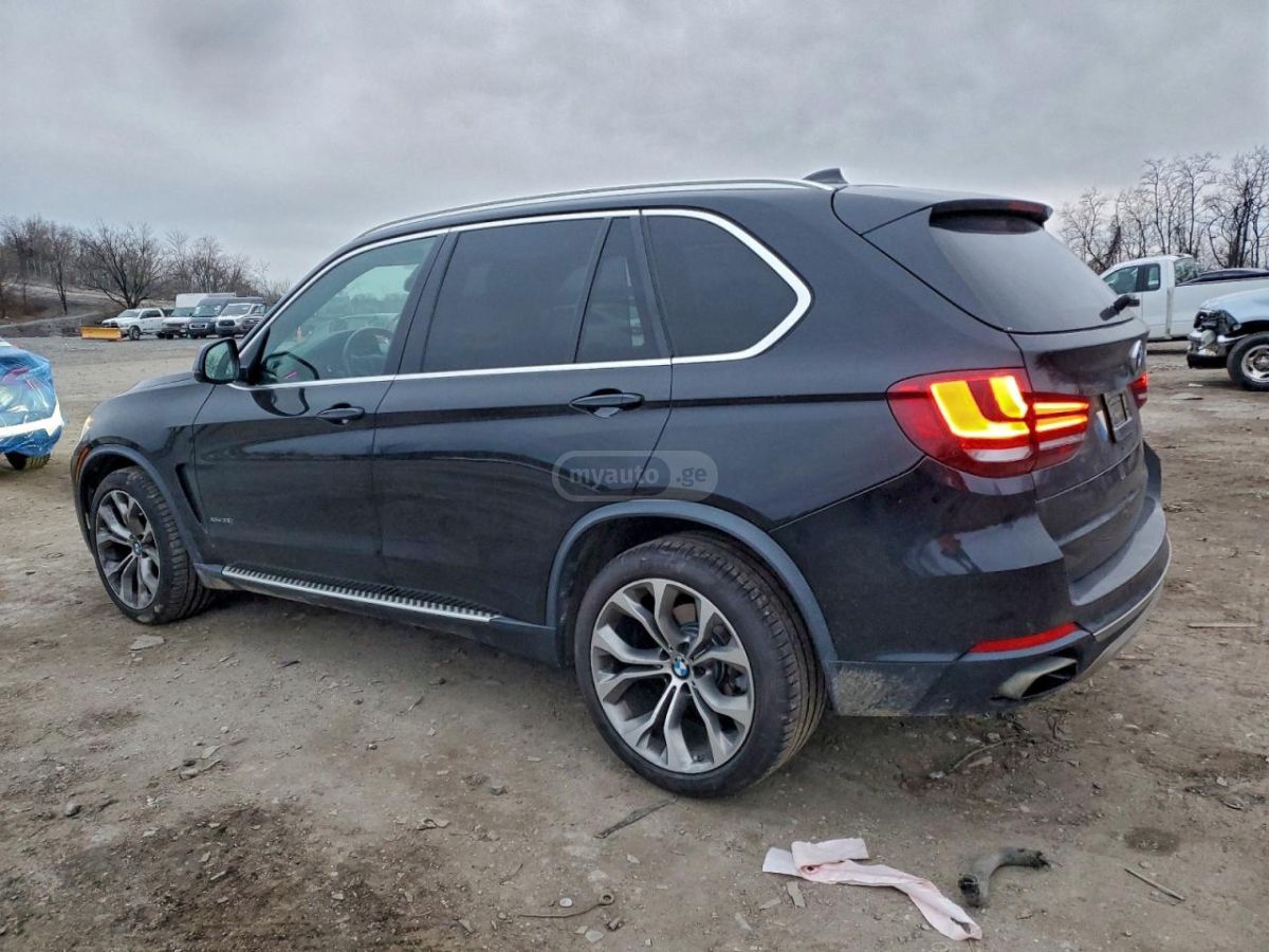 BMW X5 2018 — photo 2