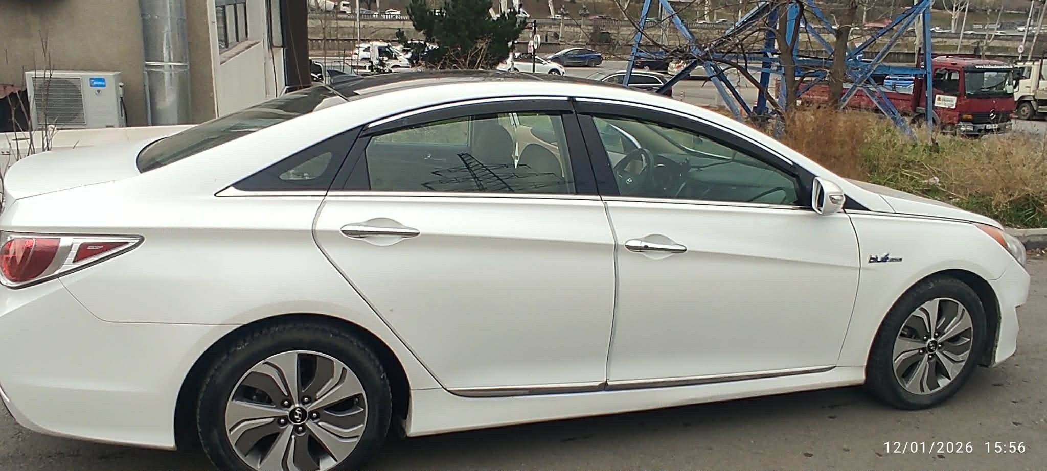 Hyundai Sonata 2014 — photo 2