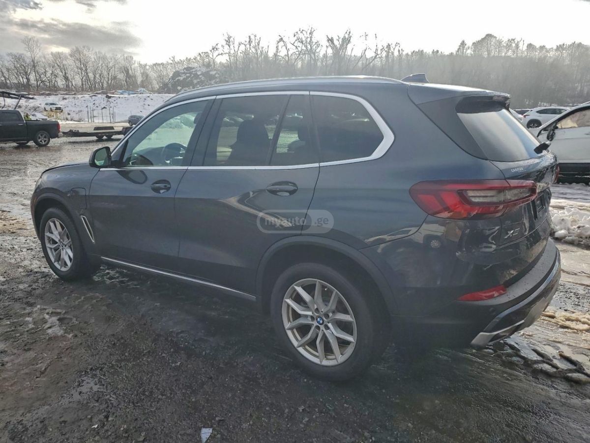 BMW X5 2021 — photo 2
