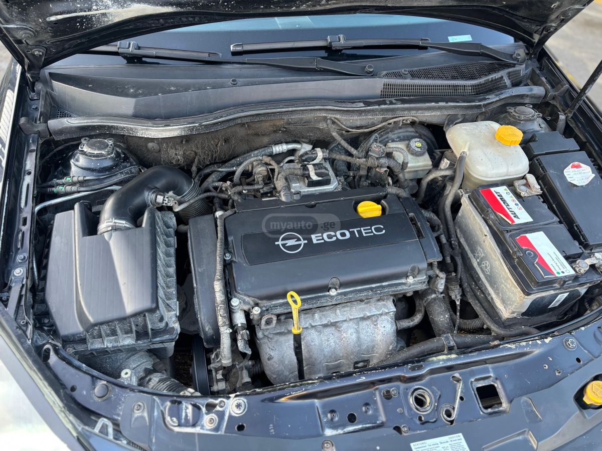 Opel Astra 2008 — photo 2