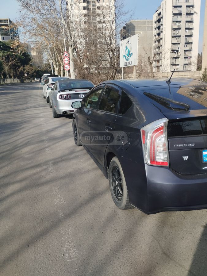 Toyota Prius 2012 — photo 2