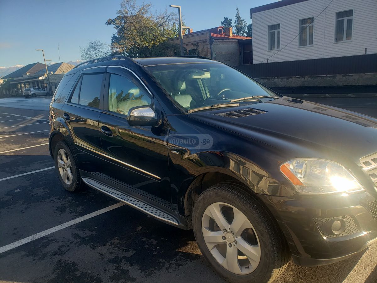 Mercedes-Benz ML 320 2009 — photo 2