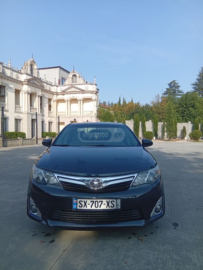 Toyota Camry 2012 — photo 2