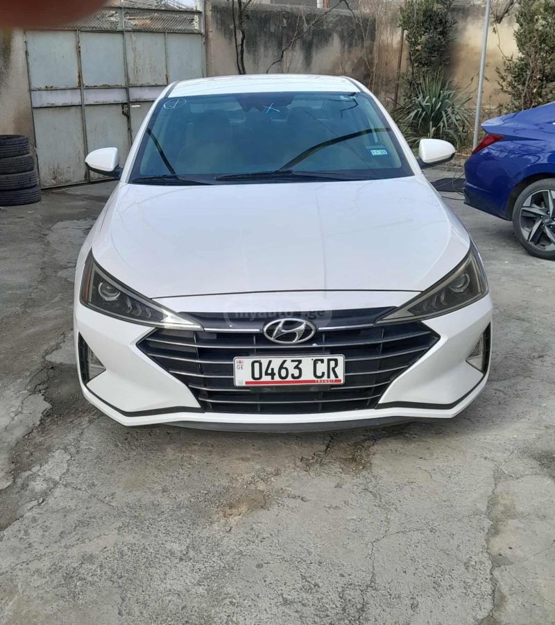 Hyundai Elantra 2019 — photo 2