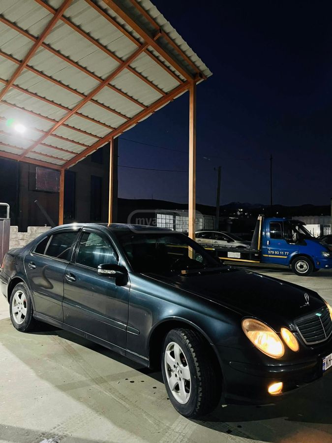 Mercedes-Benz E 220