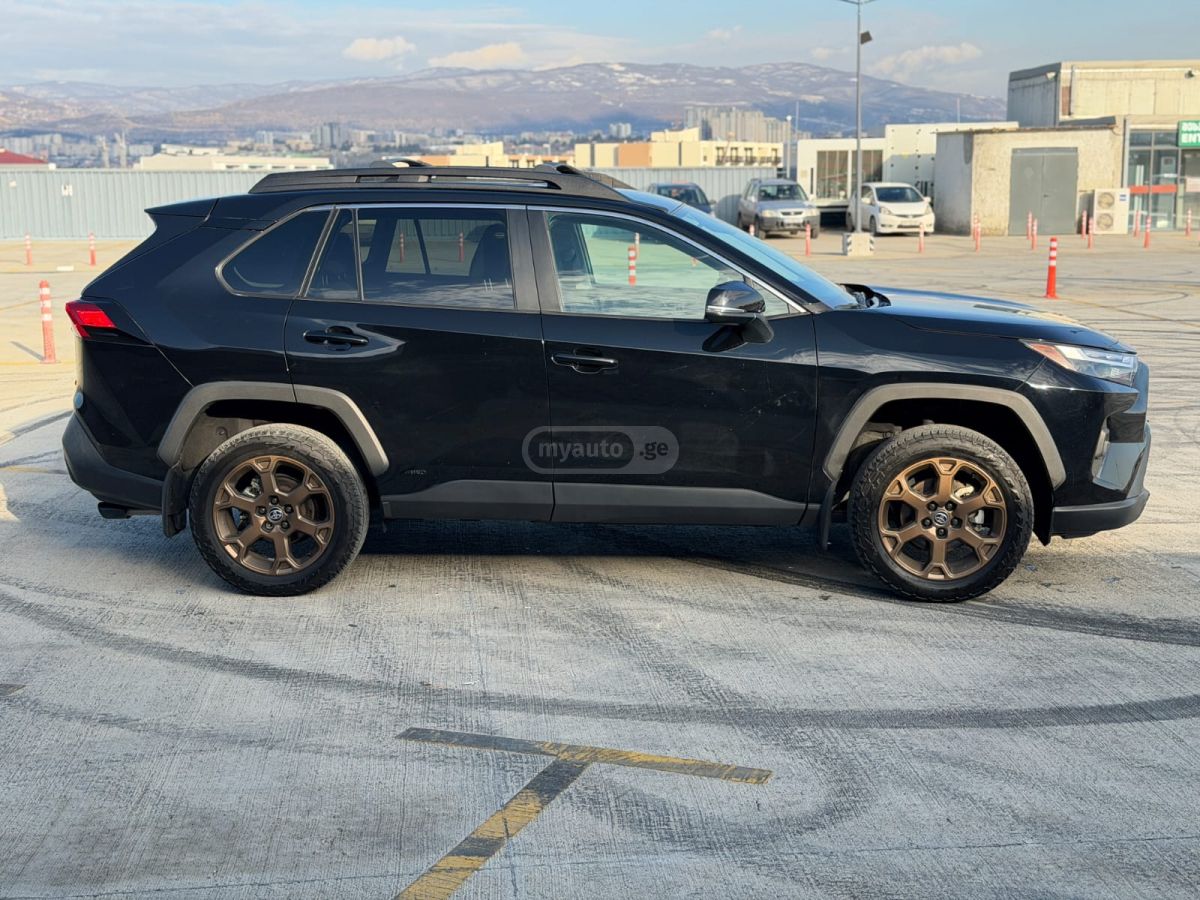 Toyota RAV4 2023 — photo 2