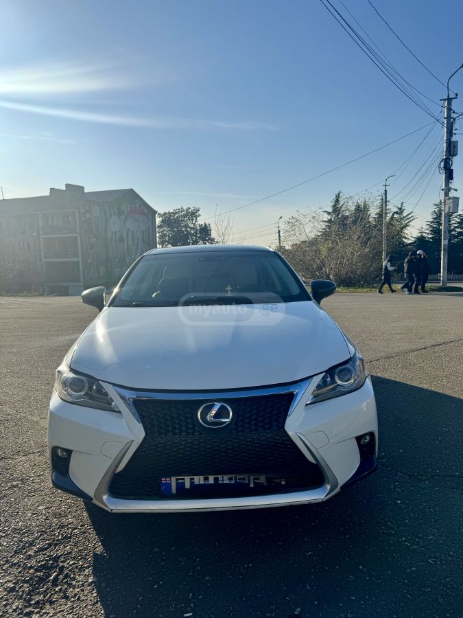 Lexus CT 200 h