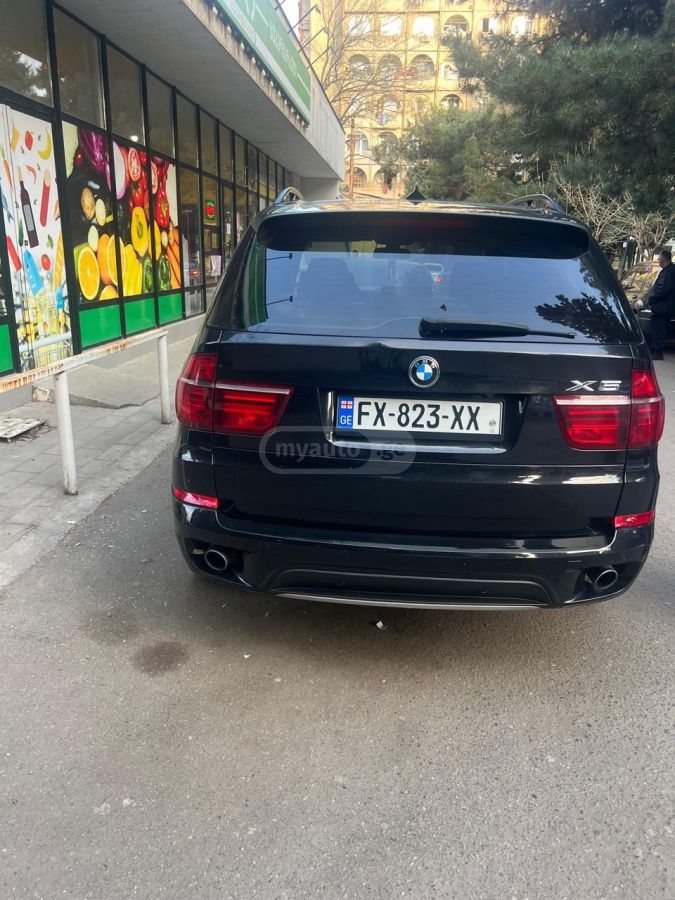 BMW X5 2012 — photo 2