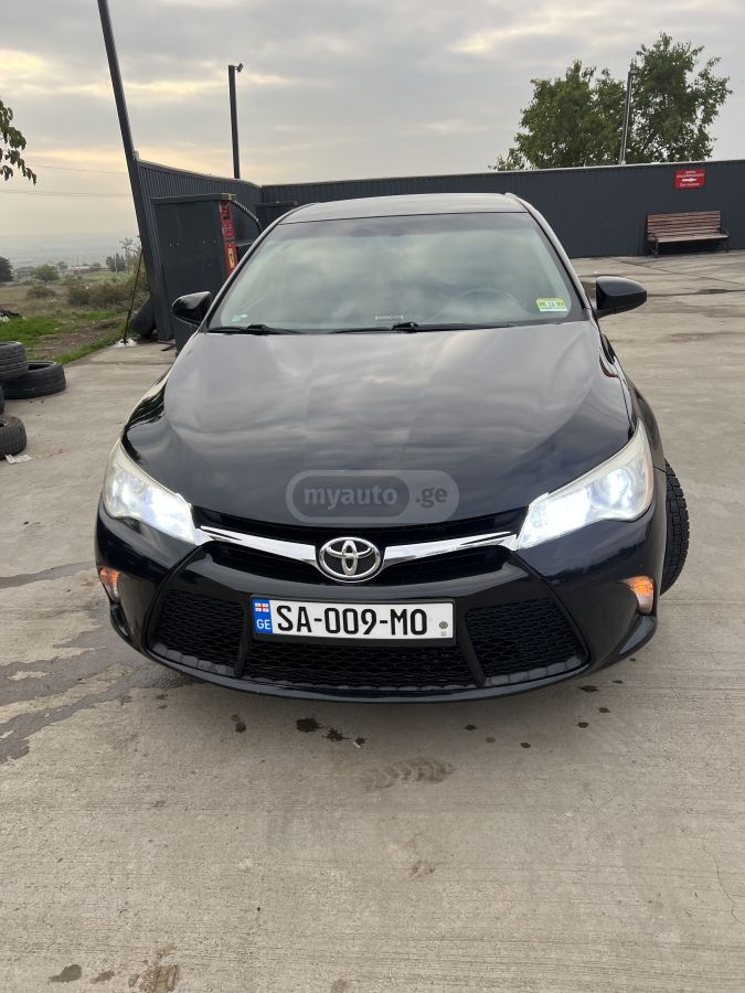 Toyota Camry 2015 — photo 2