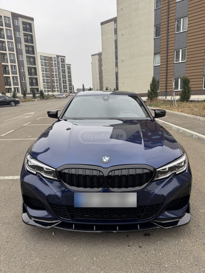 BMW 330 2019 — photo 2