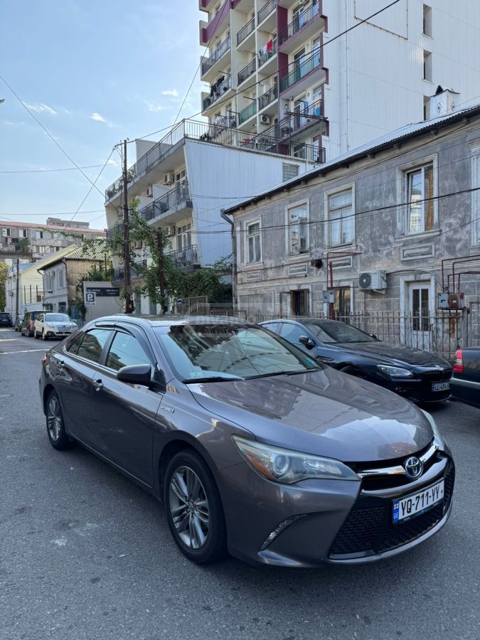 Toyota Camry 2016 — photo 2