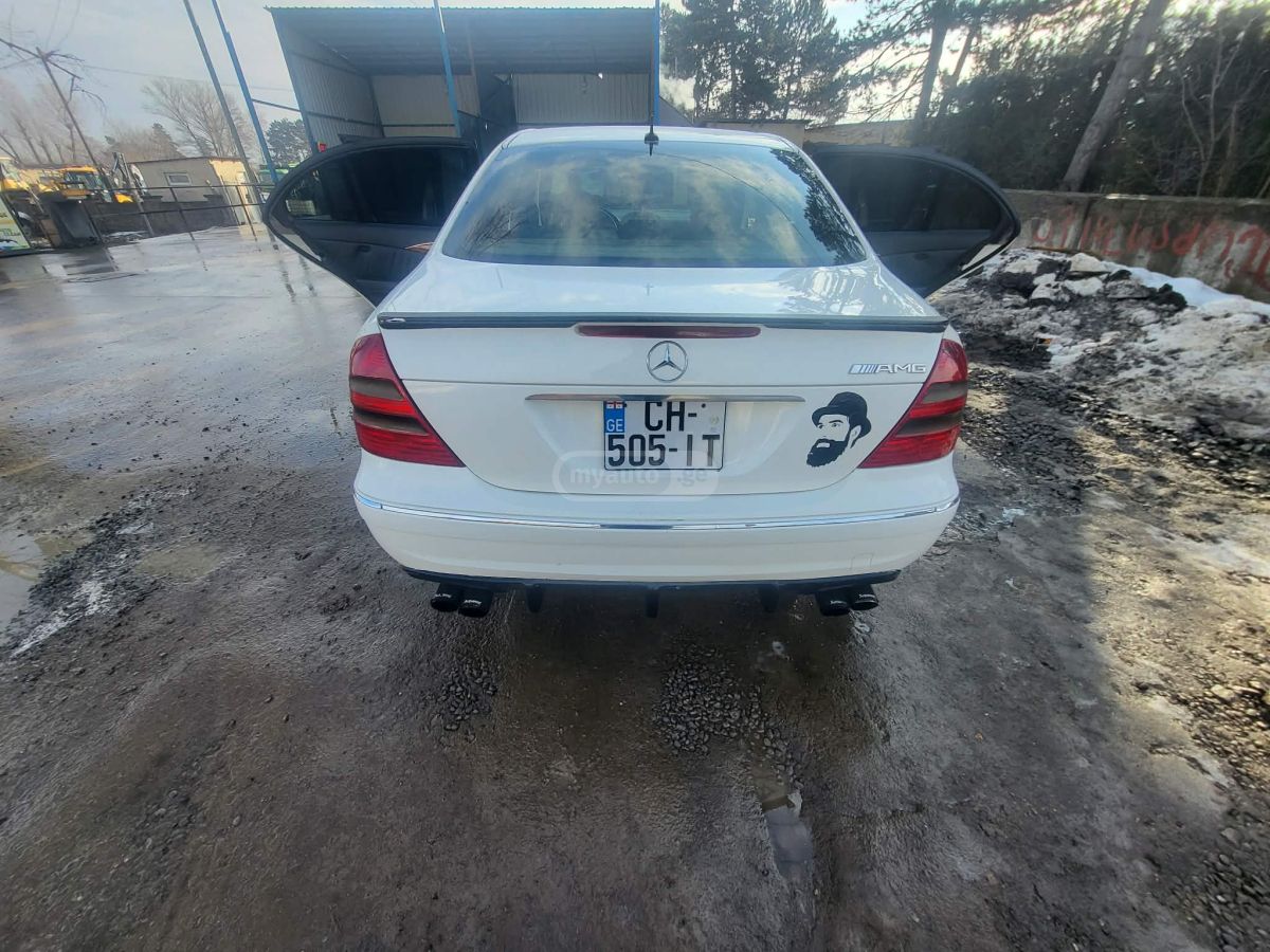 Mercedes-Benz E 500 2003 — photo 2