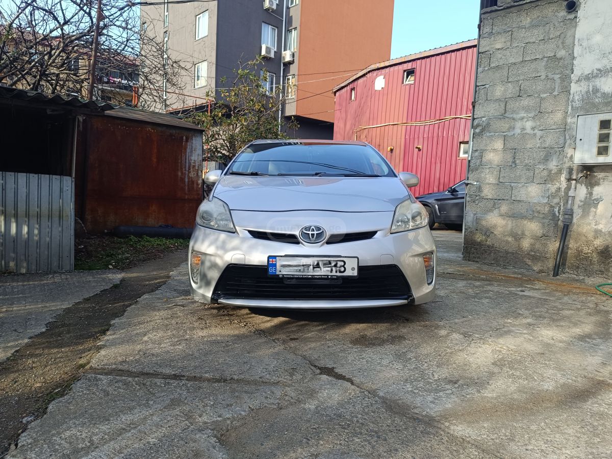 Toyota Prius 2013 — photo 2