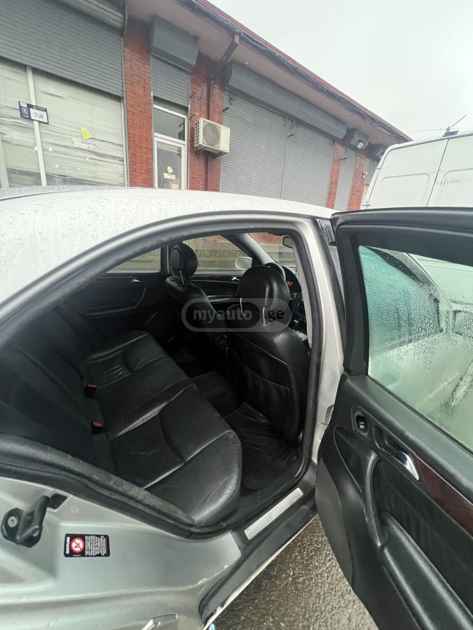 Mercedes-Benz C 320 2001 — photo 2