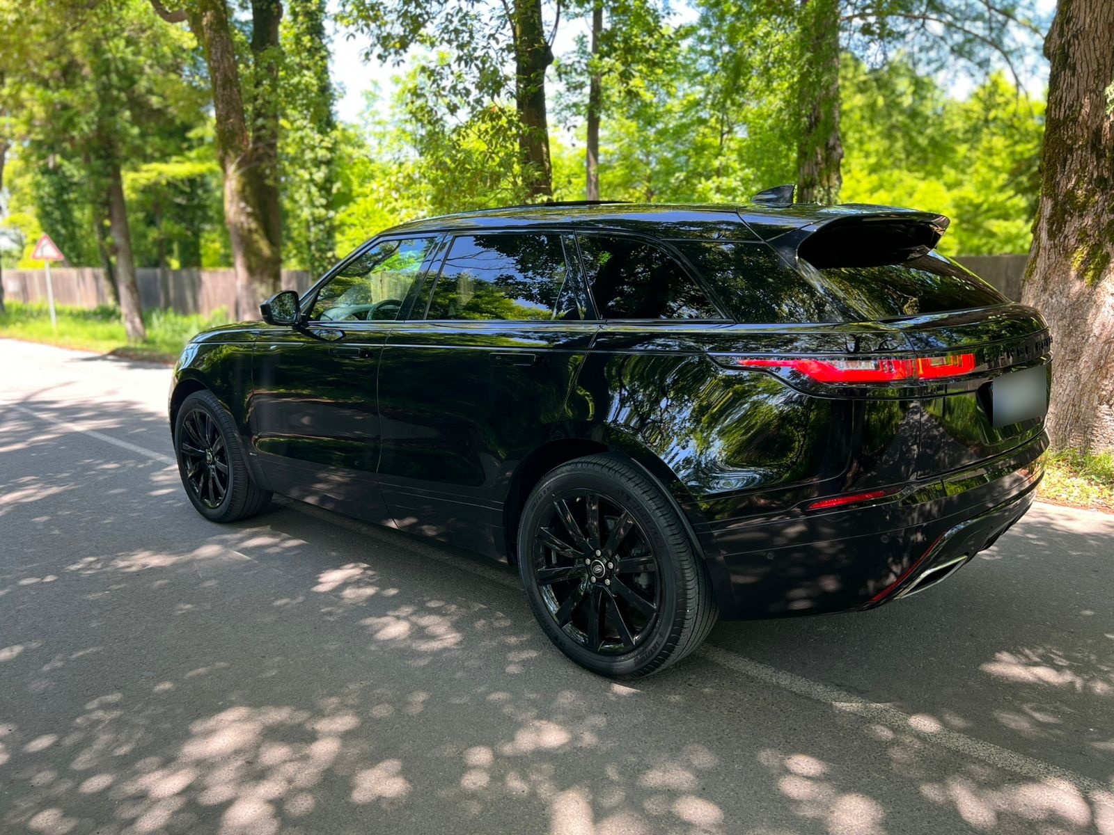 Land Rover Range Rover  Velar 2019 — photo 2
