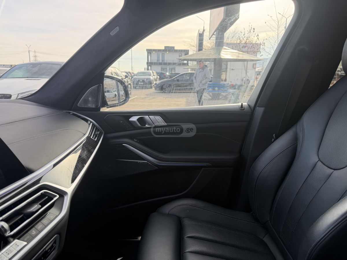 BMW X7 2021 — photo 2