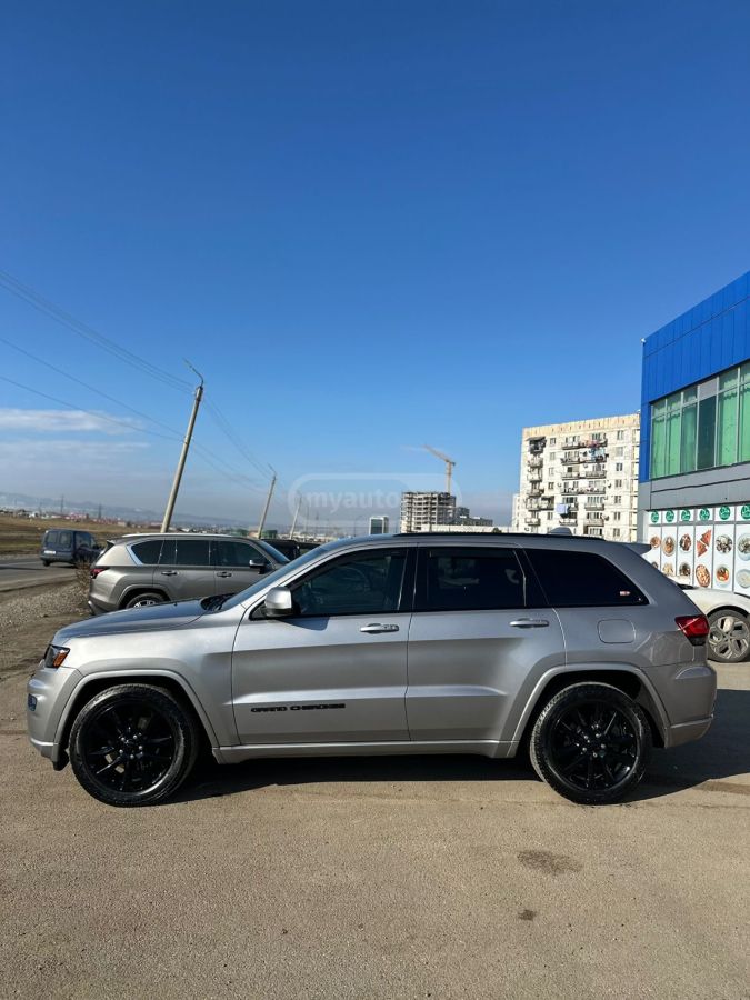 Jeep Grand Cherokee 2018 — photo 2